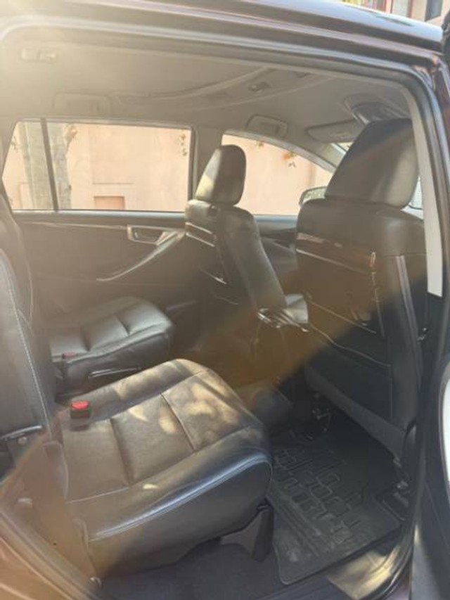 Second-hand 2017 Toyota Innova Crysta 2.4 G MT 8S BSIV for sale in Jaipur-2