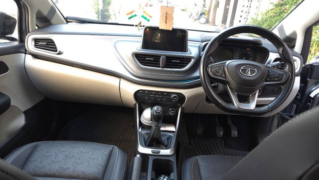 Second-hand 2021 Tata Altroz XZ Plus BSVI for sale in Surat-7