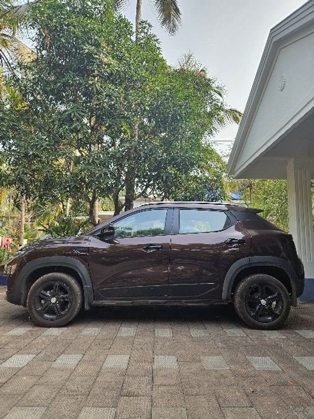 Second-hand 2024 Renault Kiger RXT AMT for sale in Kannur-5