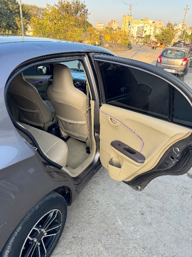 Second-hand 2013 Honda Amaze S i-Dtech for sale in Ambajogai-6