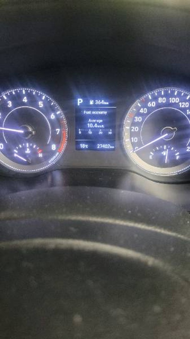 Second-hand 2021 Hyundai Venue SX Plus Turbo DCT for sale in Guwahati-4