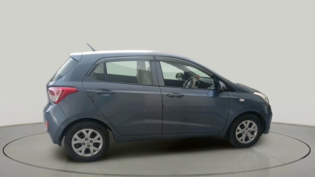 Second-hand 2016 Hyundai Grand i10 Magna for sale in Pune-6