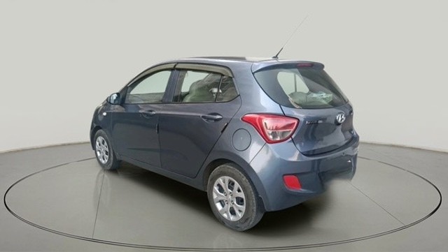 Second-hand 2016 Hyundai Grand i10 Magna for sale in Pune-1