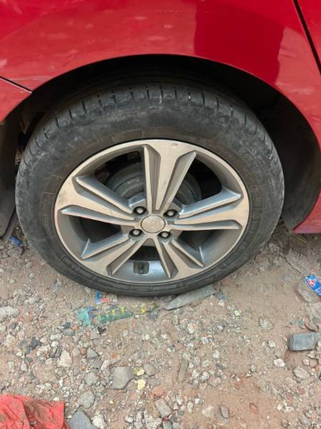 Second-hand 2019 Hyundai Verna VTVT 1.6 AT SX Option for sale in North 24 Parganas-4