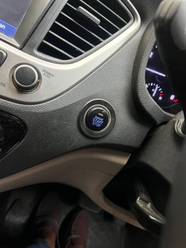 Second-hand 2019 Hyundai Verna VTVT 1.6 AT SX Option for sale in North 24 Parganas-6