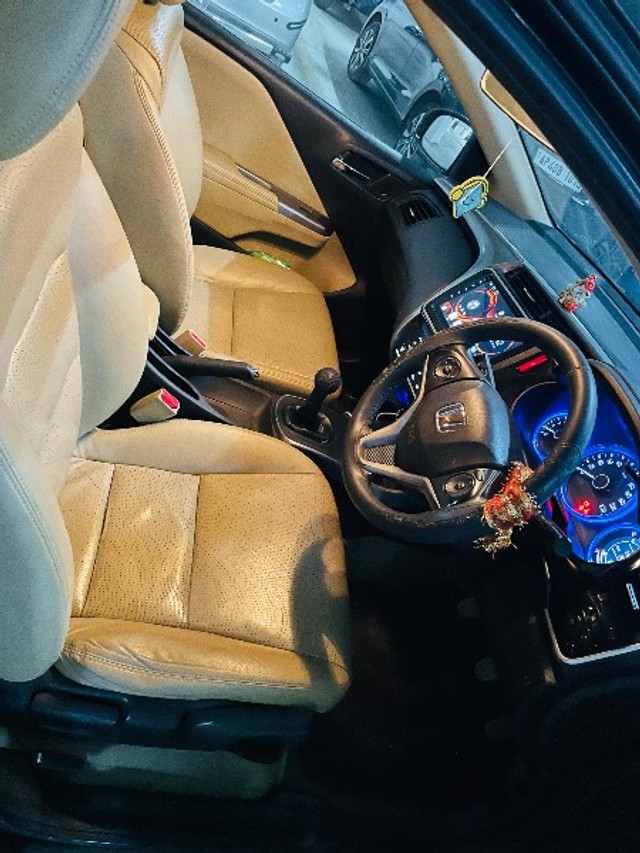 Second-hand 2014 Honda City i VTEC VX for sale in Ranga reddy-7