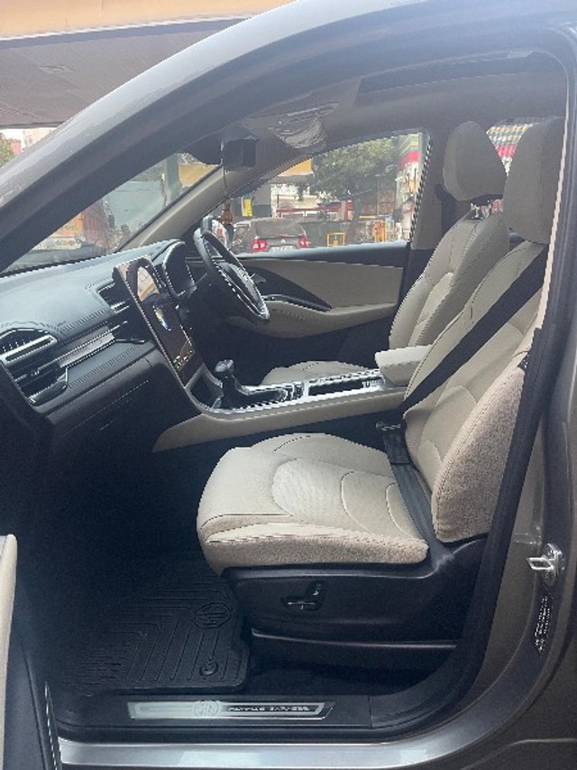 Second-hand 2023 MG Hector Sharp CVT for sale in New Delhi-2