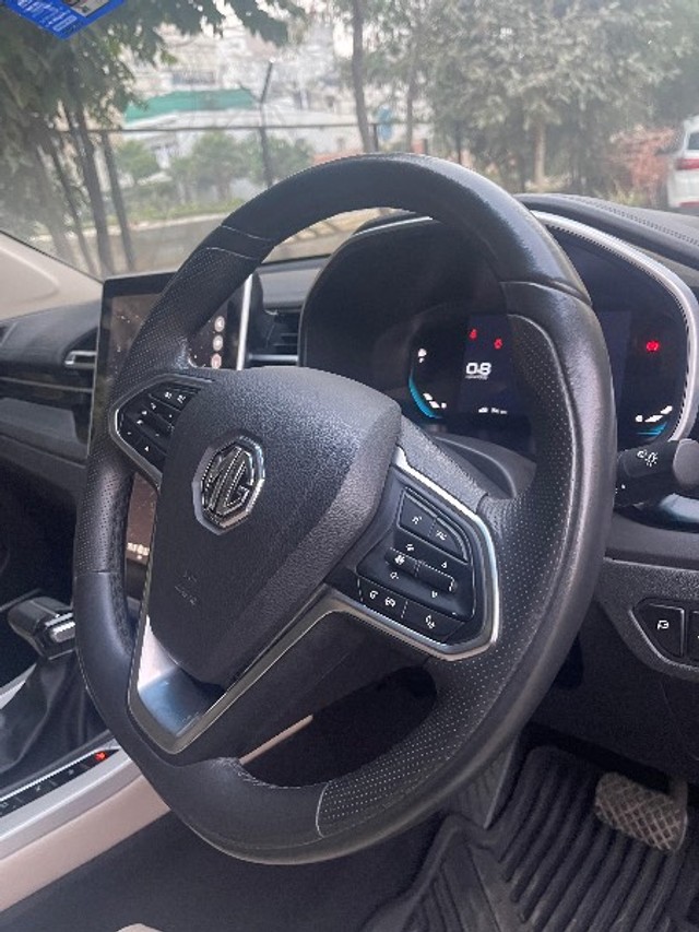 Second-hand 2023 MG Hector Sharp CVT for sale in New Delhi-6