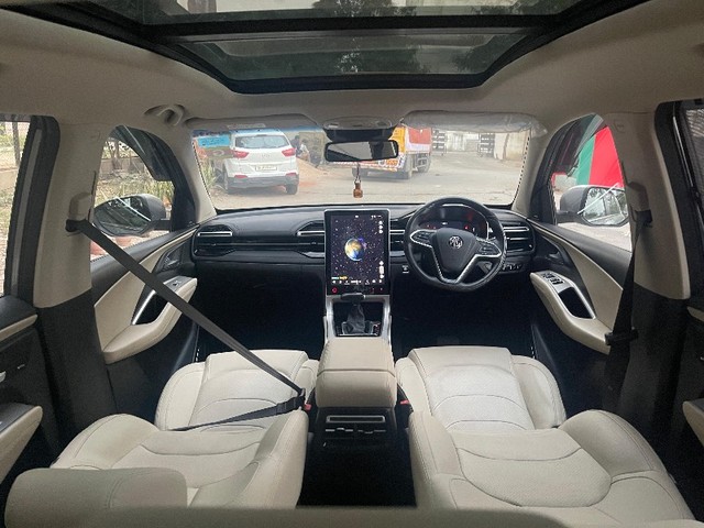 Second-hand 2023 MG Hector Sharp CVT for sale in New Delhi-12