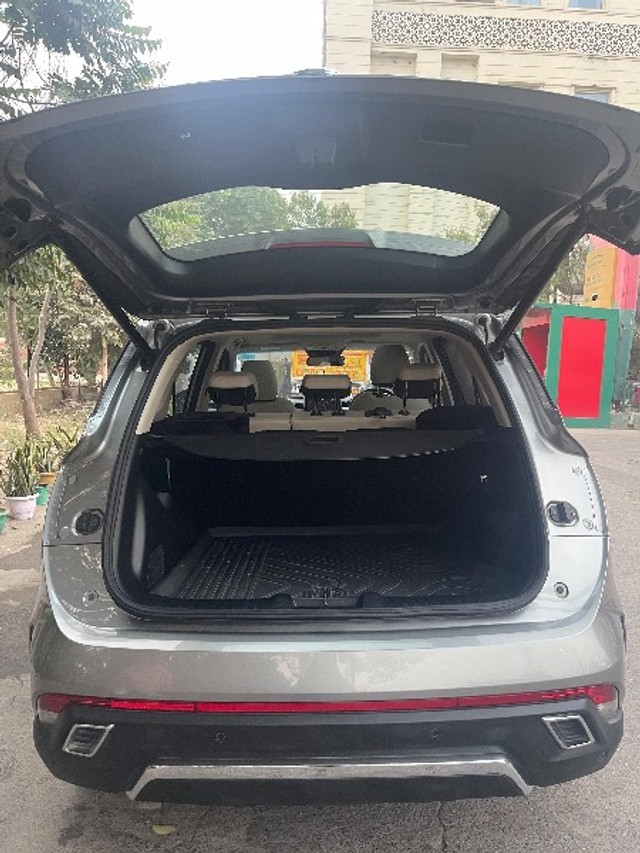 Second-hand 2023 MG Hector Sharp CVT for sale in New Delhi-7