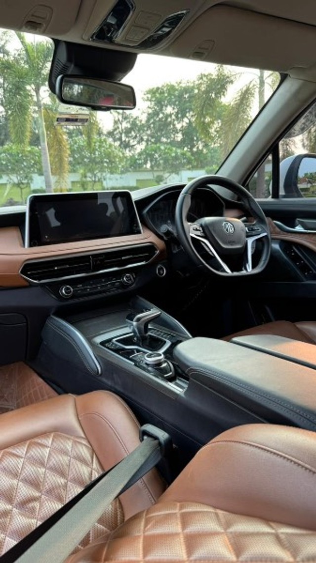 Second-hand 2021 MG Gloster Savvy 6-Str for sale in Lucknow-8