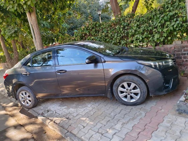 Second-hand 2014 Toyota Corolla Altis D-4D G for sale in Panchkula-2