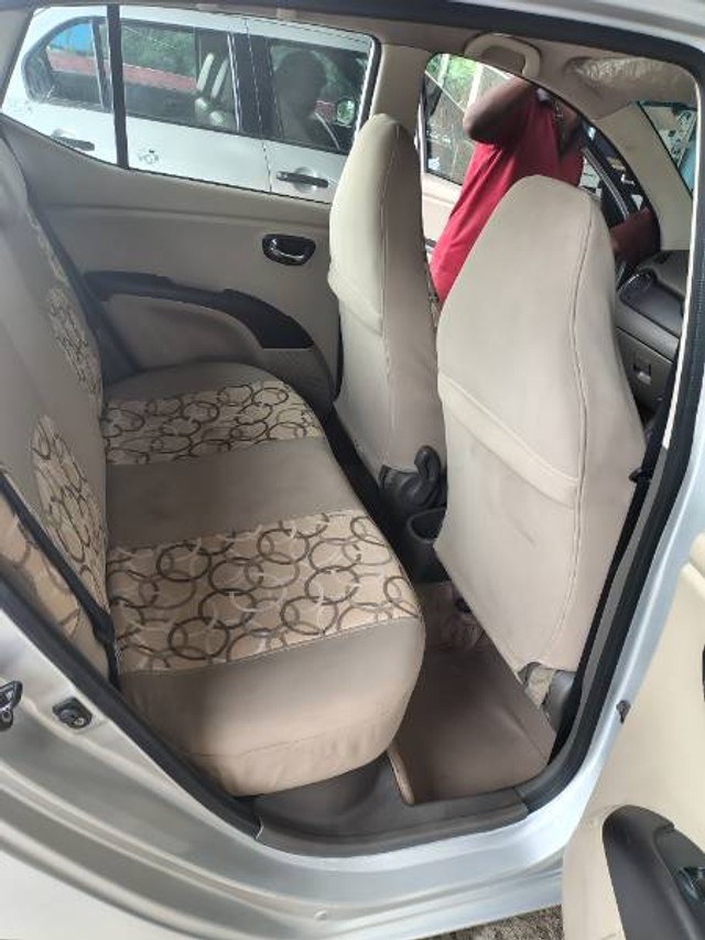 Hyundai i10 Sportz Second-hand 2011 Hyundai i10 Sportz for sale in Visakhapatnam-7