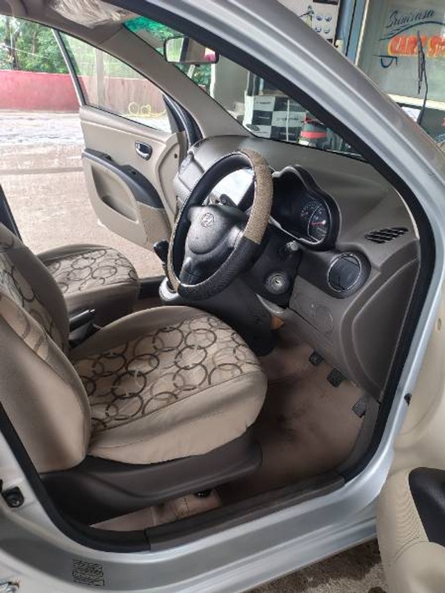 Hyundai i10 Sportz Second-hand 2011 Hyundai i10 Sportz for sale in Visakhapatnam-0