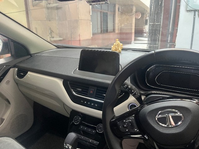 Second-hand 2023 Tata Nexon XZA Plus LUX Diesel AMT for sale in Greater Noida-2