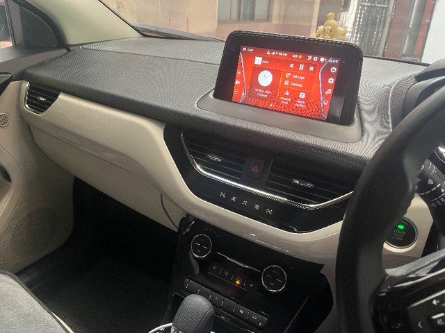 Second-hand 2023 Tata Nexon XZA Plus LUX Diesel AMT for sale in Greater Noida-8