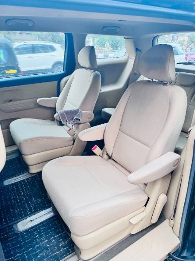 Second-hand 2020 Kia Carnival Premium for sale in Kamrup-5