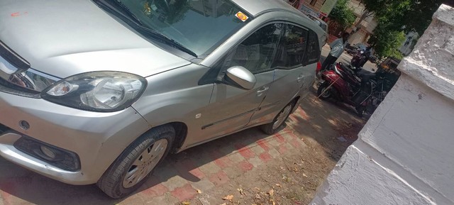 Second-hand 2014 Honda Mobilio V i-DTEC for sale in Sattenapalli-6