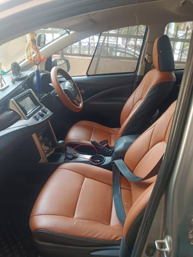 Second-hand 2017 Toyota Innova Crysta 2.4 G MT BSIV for sale in Secunderabad-3