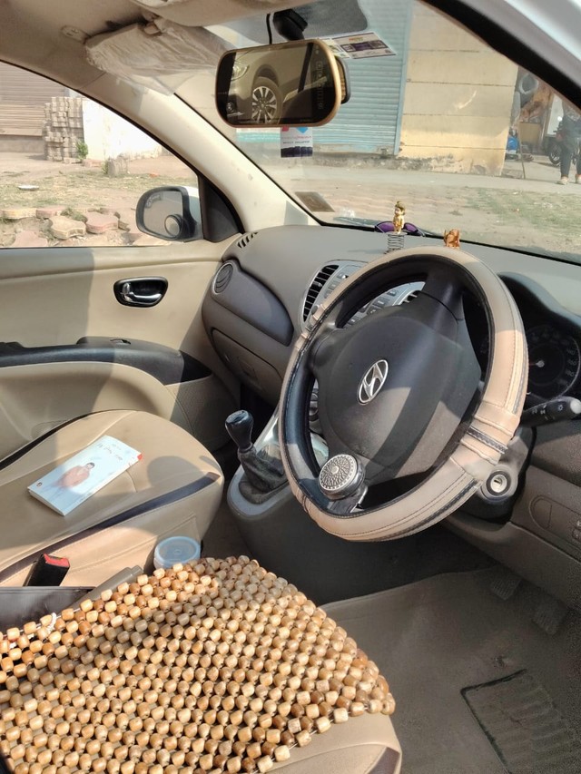 Second-hand 2013 Hyundai i10 Magna 1.1L for sale in Bharuch-2