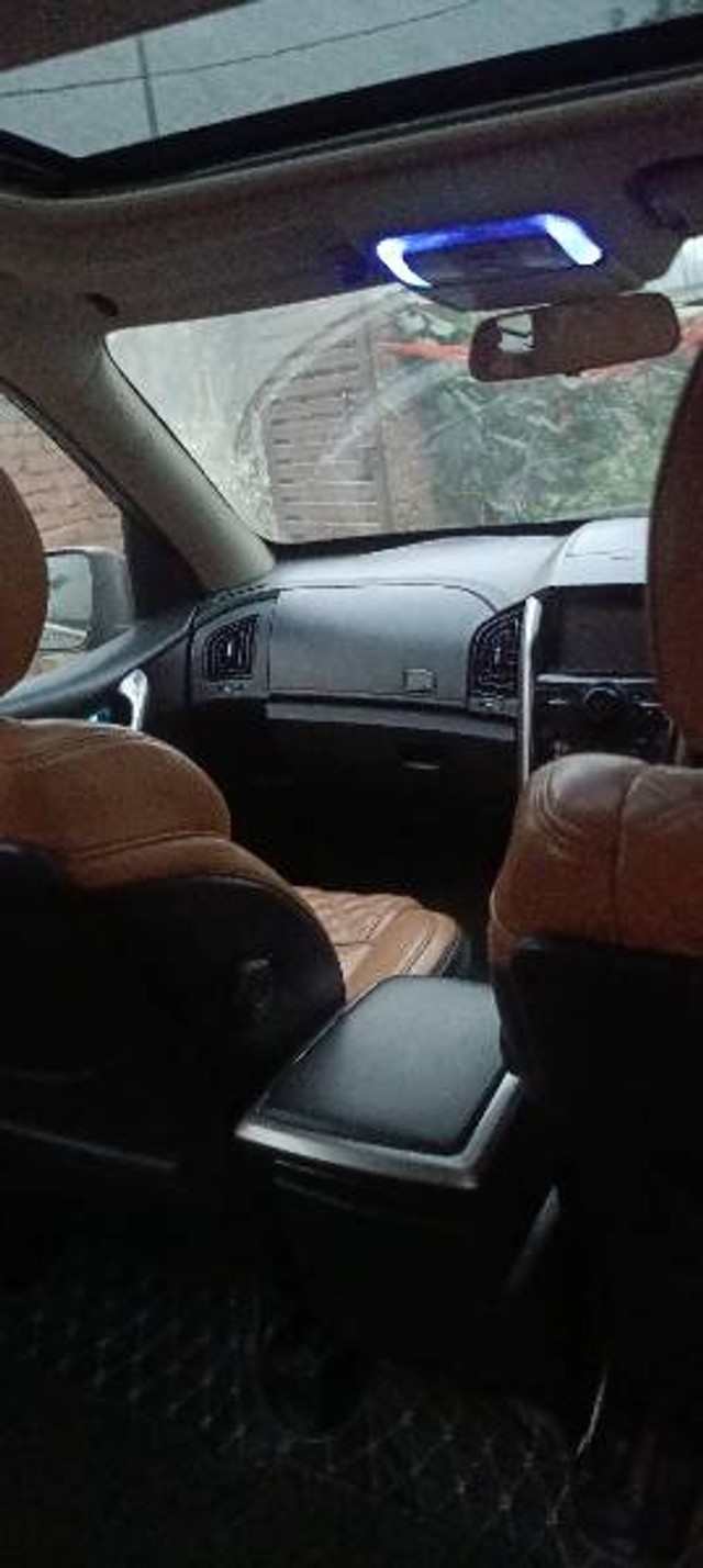 Mahindra XUV500 W11 FWD Diesel Second-hand 2018 Mahindra XUV500 W11 FWD Diesel for sale in Gopalganj-7