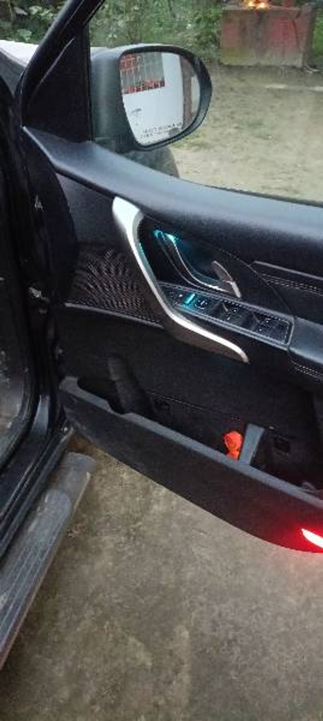 Mahindra XUV500 W11 FWD Diesel Second-hand 2018 Mahindra XUV500 W11 FWD Diesel for sale in Gopalganj-4