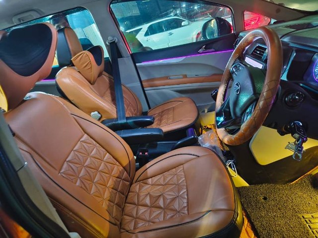 Second-hand 2019 Mahindra Marazzo M6 for sale in Badlapur-3