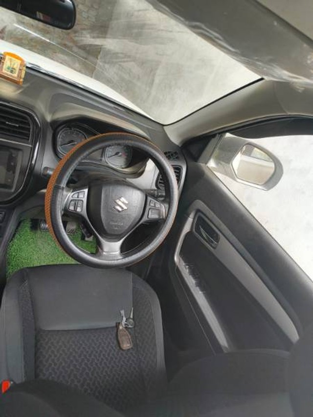 Second-hand 2021 Maruti Vitara Brezza ZXI for sale in Ghaziabad-5
