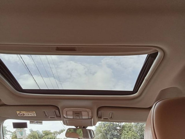 Second-hand 2019 Mahindra XUV500 W11 FWD Diesel for sale in Kamrup-12