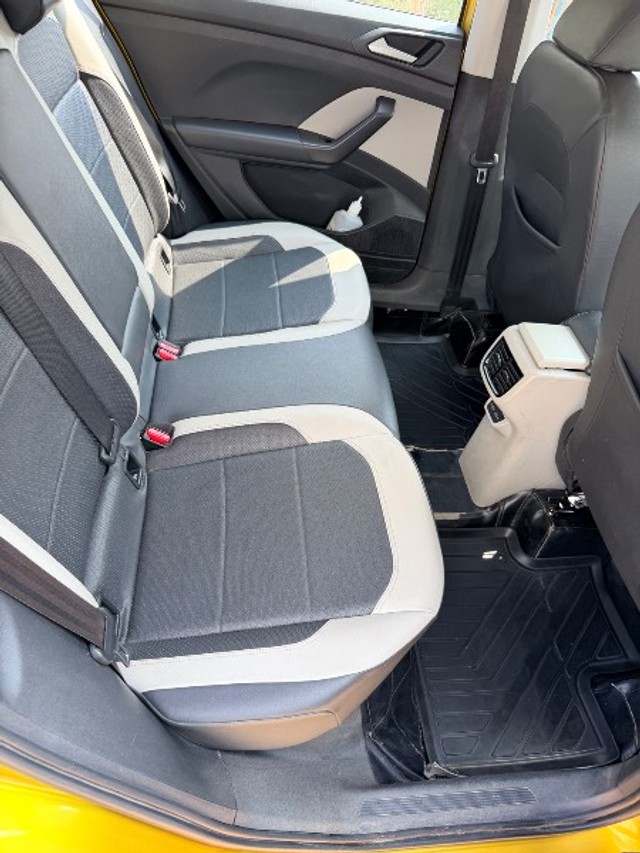 Second-hand 2023 Volkswagen Taigun 1.0 TSI Topline AT BSVI for sale in Raichur-3