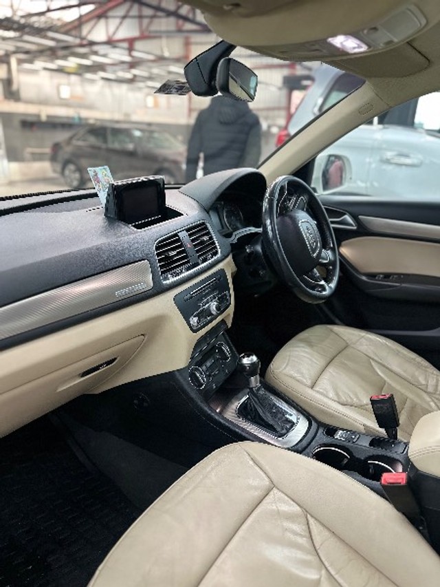 Second-hand 2017 Audi Q3 35 TDI Quattro Premium Plus for sale in Mohali-12