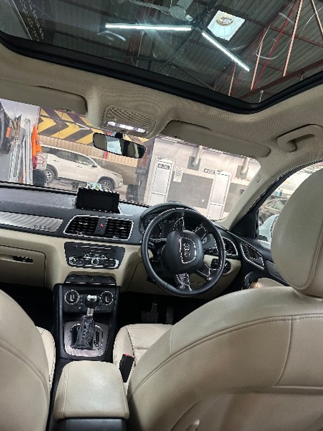 Second-hand 2017 Audi Q3 35 TDI Quattro Premium Plus for sale in Mohali-7