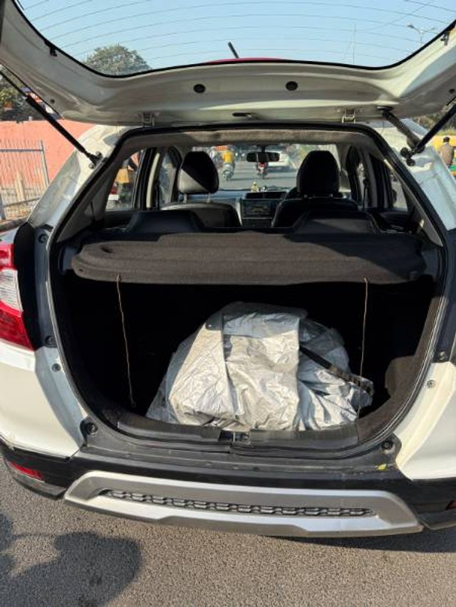 Second-hand 2018 Honda WR-V i-VTEC VX for sale in New Delhi-4