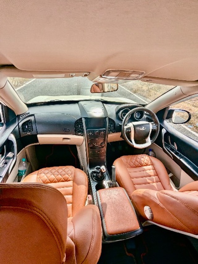 Second-hand 2015 Mahindra XUV500 W6 2WD for sale in Chikmagalur-3