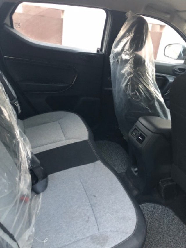 Second-hand 2021 Renault Kiger RXL AMT for sale in Porbandar-4