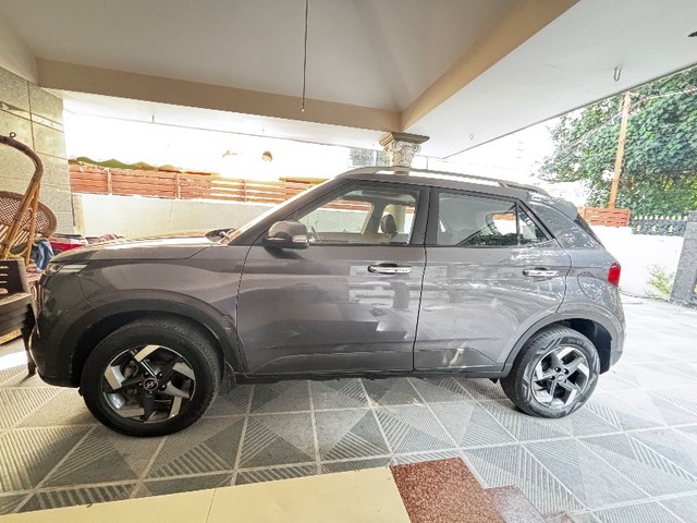 Second-hand 2019 Hyundai Venue SX Plus Turbo DCT BSIV for sale in Coimbatore-3