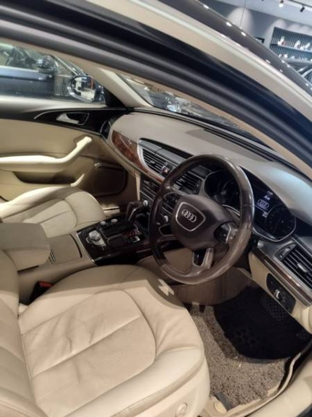 Second-hand 2015 Audi A6 35 TFSI Matrix for sale in Bhopal-3