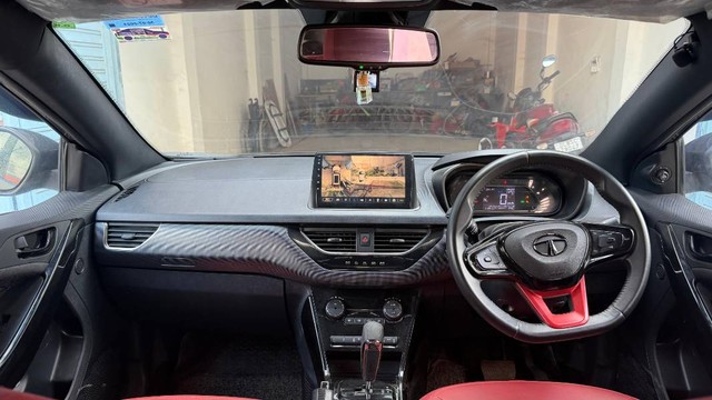 Second-hand 2023 Tata Nexon XZA Plus LUXS Red Dark AMT for sale in New Delhi-4