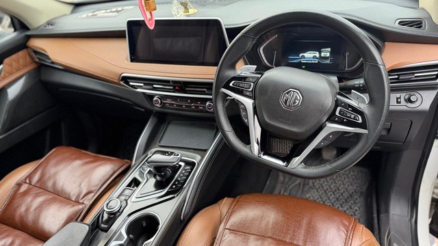 Second-hand 2023 MG Gloster Savvy 4x4 6Str for sale in Chandigarh-5