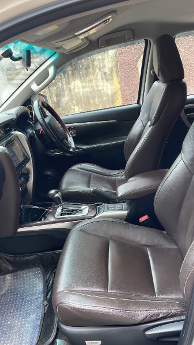 Second-hand 2018 Toyota Fortuner 2.8 2WD AT BSIV for sale in Phagwara-3