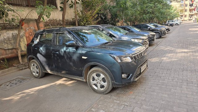 Second-hand 2023 Mahindra XUV300 W6 AMT Diesel for sale in Faridabad-1