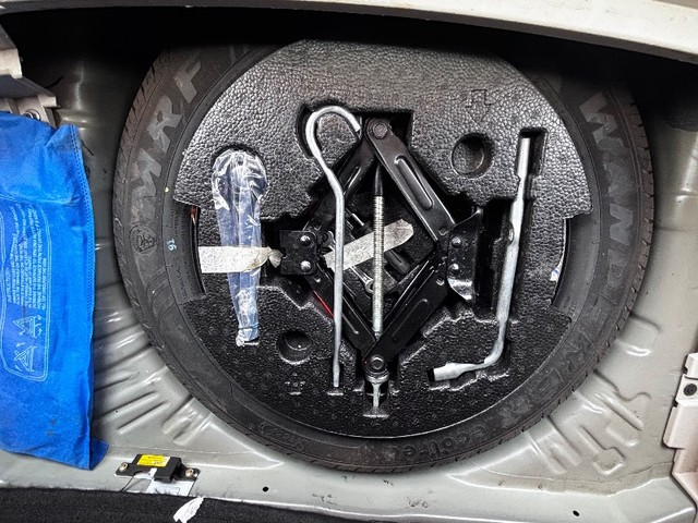 Second-hand 2020 Mahindra XUV300 W8 Option BSVI for sale in Pune-5