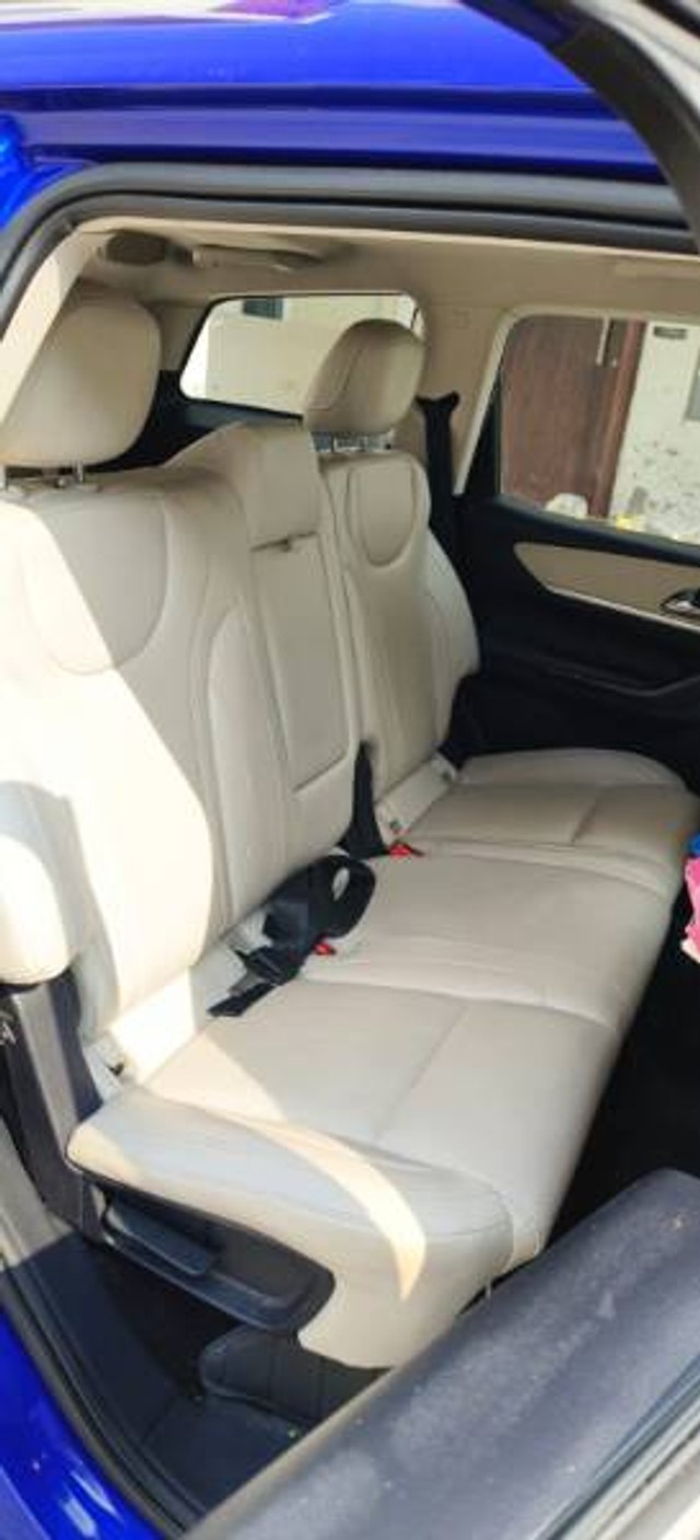 Second-hand 2022 Mahindra XUV700 AX7 Diesel AT Luxury Pack BSVI for sale in Mangalagiri-2