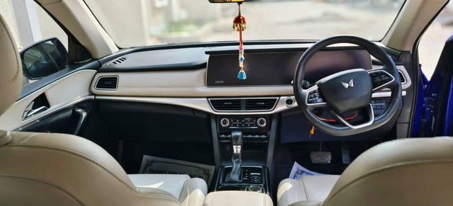 Second-hand 2022 Mahindra XUV700 AX7 Diesel AT Luxury Pack BSVI for sale in Mangalagiri-7