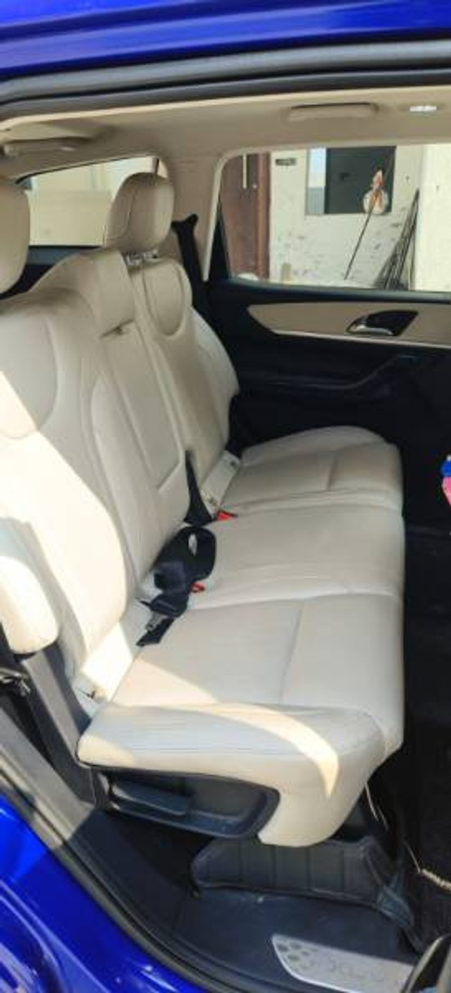 Second-hand 2022 Mahindra XUV700 AX7 Diesel AT Luxury Pack BSVI for sale in Mangalagiri-5