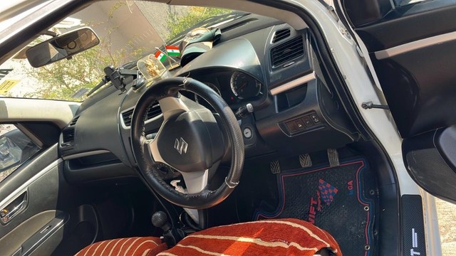 Maruti Swift VXI Second-hand 2013 Maruti Swift VXI for sale in Nanded-6