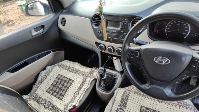 Second-hand 2016 Hyundai Grand i10 Sportz CNG for sale in Ahmedabad-1