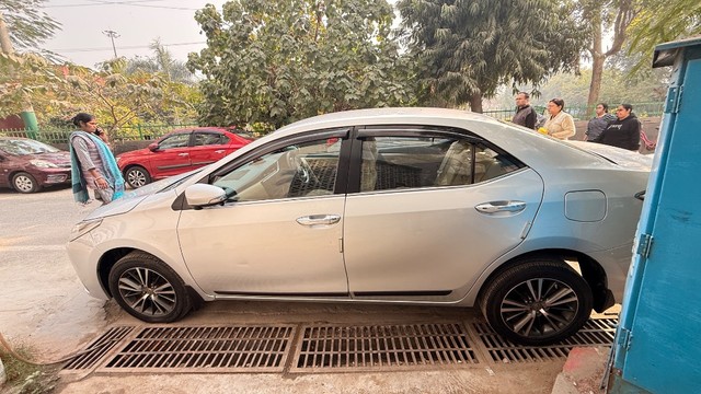 Second-hand 2019 Toyota Corolla Altis 1.8 VL CVT for sale in Noida-4