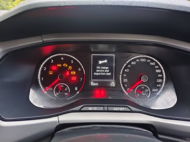 Second-hand 2023 Volkswagen Taigun 1.0 Highline AT for sale in Coimbatore-9