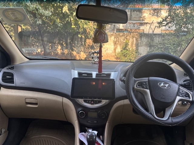 Second-hand 2011 Hyundai Verna 1.6 SX VTVT for sale in New Delhi-6